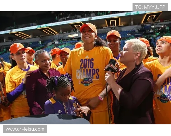 2024年WNBA商品销售额同比飙升600%,总上座率创22年新高 2024年WNBA商品销售额同比飙升600%,总上座率创22年新高